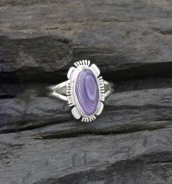 Extra Small/ Small Oval Cabochon With Designed Edge Wampum Ring