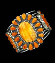 SPINY OYSTER CLUSTER CUFF