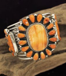 SPINY OYSTER CLUSTER CUFF