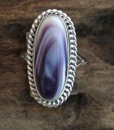 Medium Oval Ring With Twisted Rope Edges