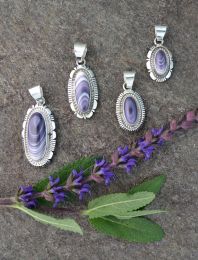 Long-Oval Cabochons with Double-Accented Edge Wampum Pendant