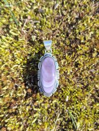 Long-Oval Wampum Pendant with Fancy Edges